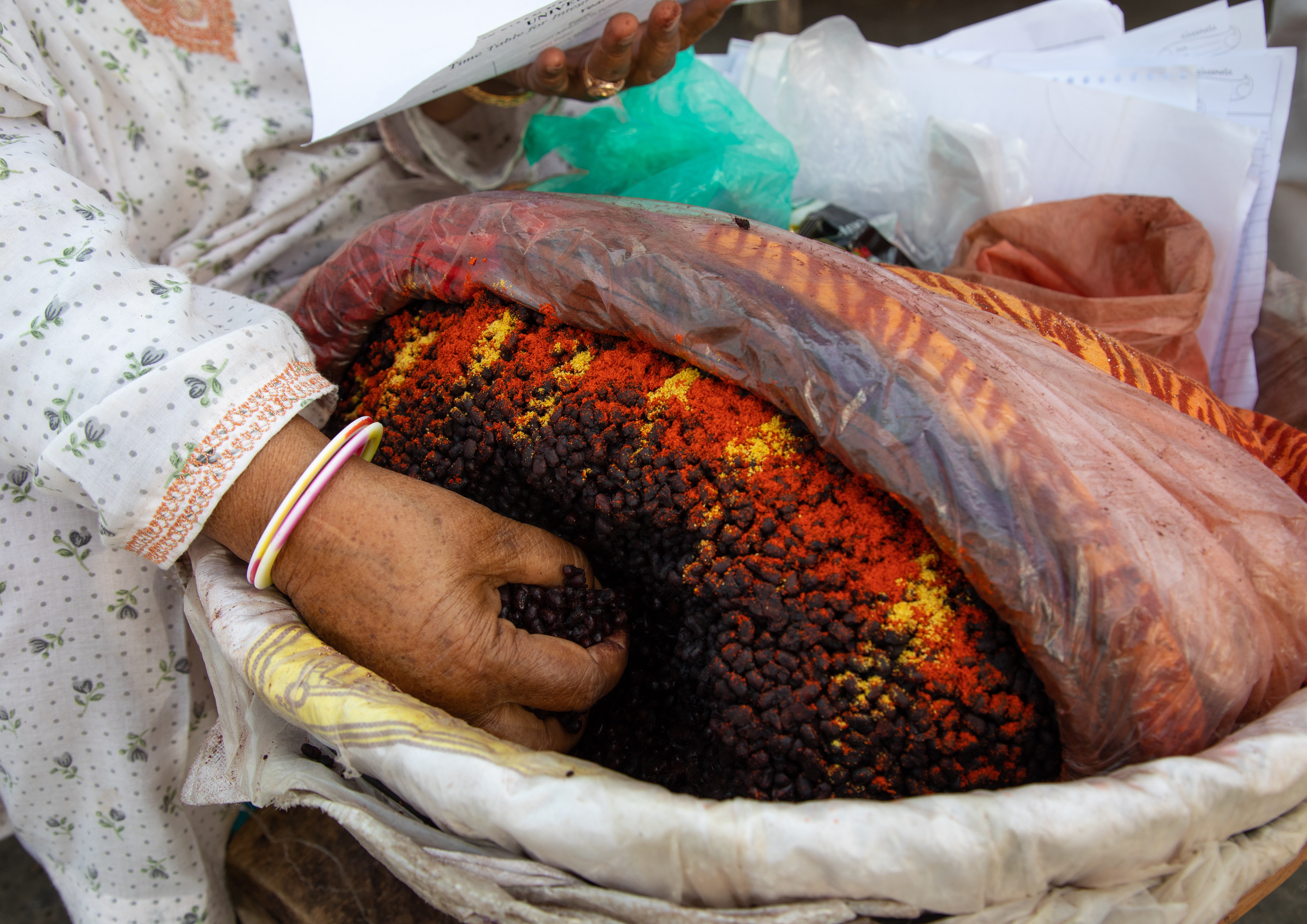 Steamed lentils, or 'waremuth', mixed with vivid spices are sold on the streets of Srinagar