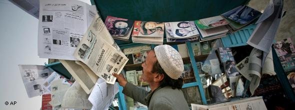 Zeitungsstand in Kabul; Foto: AP
