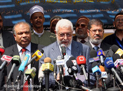 Muslimbruderschaft nach der Gründung der ihrer neuen Partei in Kairo; Foto: dpa