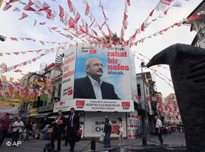 Wahlplakate der CHP; Foto: AP