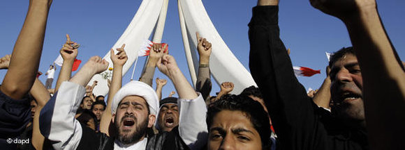 Schiiten demonstrieren gegen die sunnitische Regierung in Bahrain; Foto: dapd
