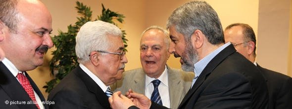 Mahmoud Abbas, Führer der Fatah und Hamas-Führer Khaled Meschal; Foto: AP