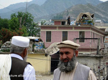 Taliban civilians in Pakistan (photo: Saeed Shah/MCT/Land)