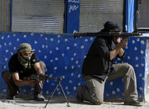 Members of the Mahdi militia in Sadr City, Baghdad (photo: AP)
