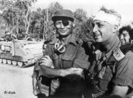 General Moshe Dayan and Ariel Sharon (photo: dpa)