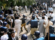 Police and lawyers in Lahore, 5 November 2007 (photo: AP)