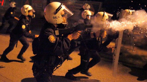 Polizei geht in Ankara mit Tränengas gegen Demonstranten vor; Foto: Reuters