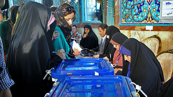 Iranische Frauen bei der Wahl, Foto: ©DW