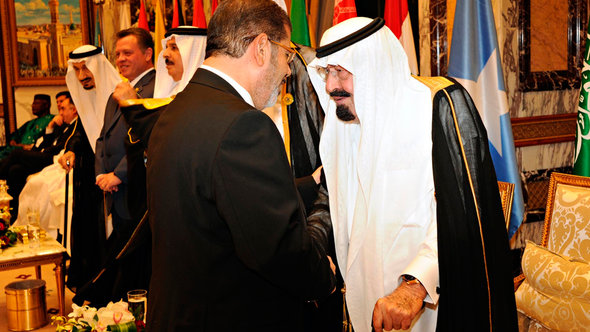 Ägyptens Präsident Mohammed Mursi zu Besuch bei Saudi-Arabiens König Abdullah; Foto: Reuters