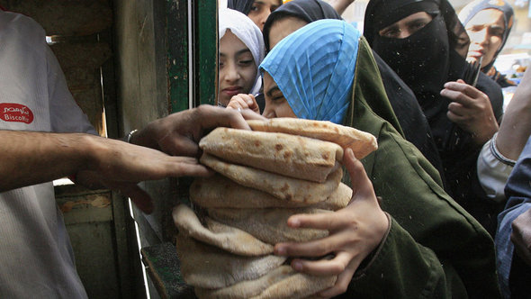 Steigende Lebensmittelpreise im Zuge der ägyptischen Wirtschaftskrise; Foto: Khaled Desouki/Getty Images