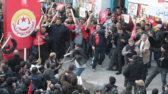 Protestveranstaltung der Gewerkschaft UGTT; Foto: dapd