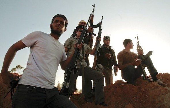 Libysche Rebellen im umkämpften Misrata; Foto: AP