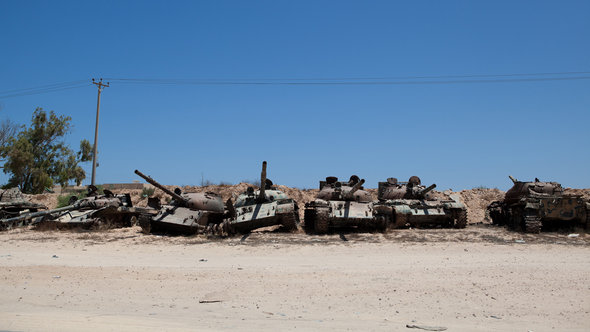 Panzerfriedhof in Misrata; Foto: picture alliance/abaca