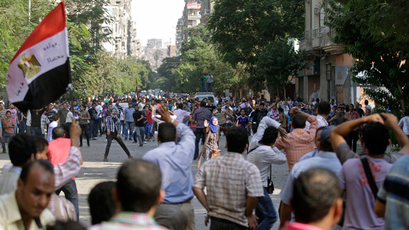 Proteste gegen Mohammed Mursi in Kairo; Foto: AP 