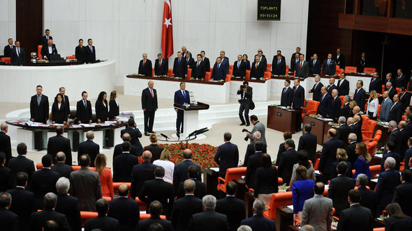 Abstimmung im türkischen Parlament in Ankara über möglichen Militäreinsatz in Syrien; Foto: dapd 