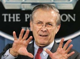 Der frühere US-Außenminister Donald H. Rumsfeld; Foto: AP