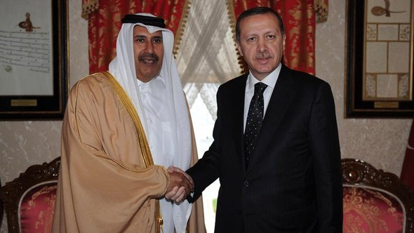 Erdogan und katarischer Premierminister Sheikh Hamad bin Jassim al-Thani; Foto: Reuters 