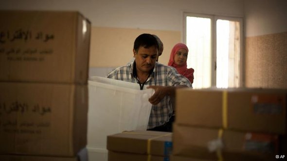 بدء التصويت في أول انتخابات ليبية حرة وسط مخاوف