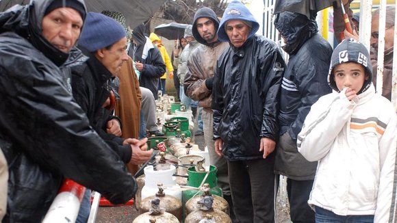 Engpässe bei der Versorgung der Bevölkerung mit Gas und Wasser in der Hauptstadt Algier; Foto: Islam Chanaa