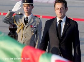 Präsident Sarkozy in Algier; Foto: dpa