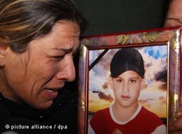 Syrerin in Hama trauert um ihren getöteten Sohn; Foto: dpa