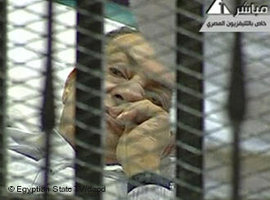 Hosni Mubarak vor Gericht; Foto: Egyptian State TV/AP/dapd