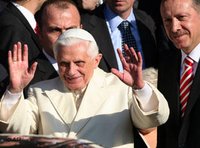 Papst Benedikt XVI. zu Besuch bei Recep Tayyip Erdogan; Foto: AP 