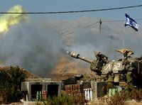 Israelische Artillerie schießt Richtung Südlibanon; Foto: AP