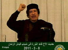 Muammar al-Gaddafi im libyschen Staatsfernsehen; Foto: dapd