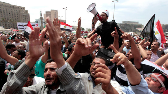 Demonstration von Salafisten und Muslimbrüdern gegen den Obersten Militärrat auf dem Tahrir-Platz in Kairo; Foto: REUTERS/Mohamed Abd El Ghany 