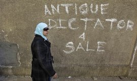Antiker Diktator zu verkaufen - Graffiti an einer Häuserwand in Kairo; Foto: dpa