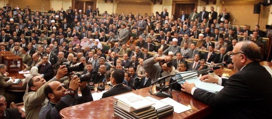 Vertreter der Muslimbruderschaft im neuen ägyptischen Parlament; Foto: AP