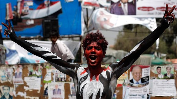Junge während einer Anti-Saleh-Demonstration in Sanaa; Foto: dapd