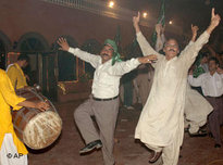Anhänger von Nawaz Sharif in Lahore; Foto: AP