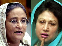 Die beiden Ex-Premierministerinnen Sheikh Hasina und Khaleda Zia; Foto: AP/Collage DW