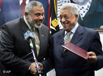 Ismail Hanijeh und Mahmoud Abbas; Foto: AP