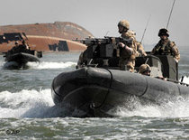 Britische Marinesoldaten in der Nähe von Basra; Foto: AP