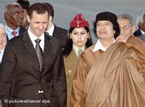 Syriens Staatschef Assad und Libyens Staatschef Gaddafi (rechts); Foto: AP
