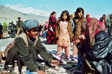 Basar in Ishkashim an der tadschikisch-afghanischen Grenze; Foto: Edda Schlager