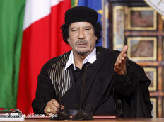 Gaddafi während einer Presse-Konferenz in der Villa Madama in Rom; Foto: dpa