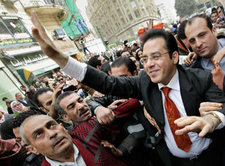 Ayman Nour nach seiner Rückkehr aus dem Gefängnis in Kairo; Foto: AP