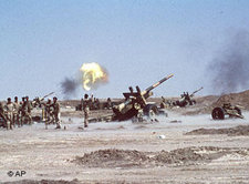 Irakische Truppen in den Außenbezirken von Khoramshahr 1980; Foto: AP