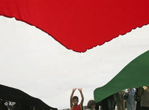 Junge Palästinenser demonstrieren für Frieden im Gazastreifen; Foto: AP