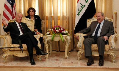US-Vizepräsident Joe Biden und Ijad Allawi in Bagdad; Foto: AP