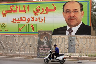 Plakat mit dem Konterfei des irakischen Ministerpräsidenten Nuri al-Maliki; Foto: AP