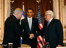 Barack Obama mit Benjamin Netanjahu (links) und Mahmud Abbas beim Nahost-Dreiergipfel in New York; Foto: AP