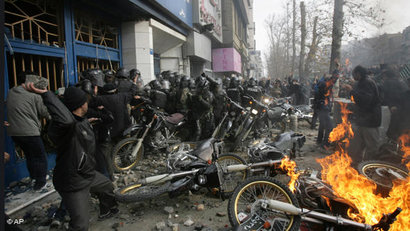 Unruhen im Iran während des Ashura-Tages; Foto: AP