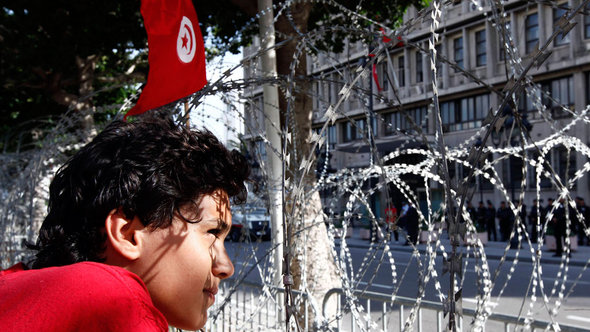 Demonstrant in der Avenue Habib Bourguiba in Tunis am 22. Oktober 22; Foto: Reuters