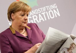 Angela Merkel auf dem Neujahrsempfang der Deutschlandstiftung Integration 2012; Foto: dapd