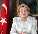 Tritt für Demokratie und Laizismus ein: die neue Präsidentin des türkischen Verfassungsgerichts Tülay Tugcu; Foto:  dpa